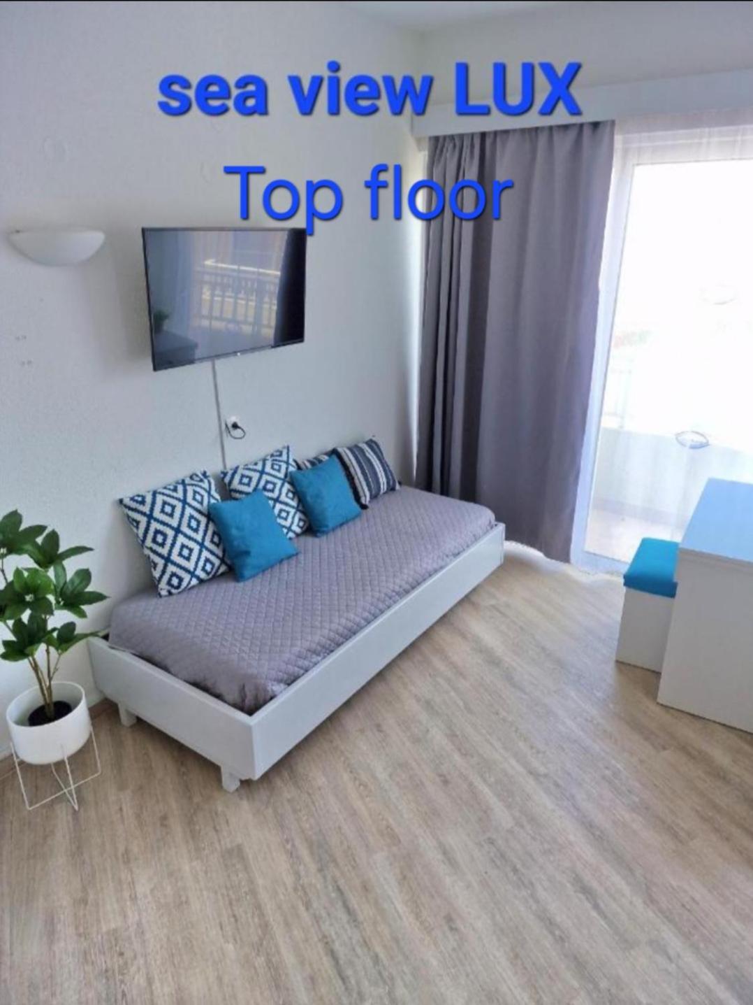 Blue Eyes Apartments 依克希亚 外观 照片